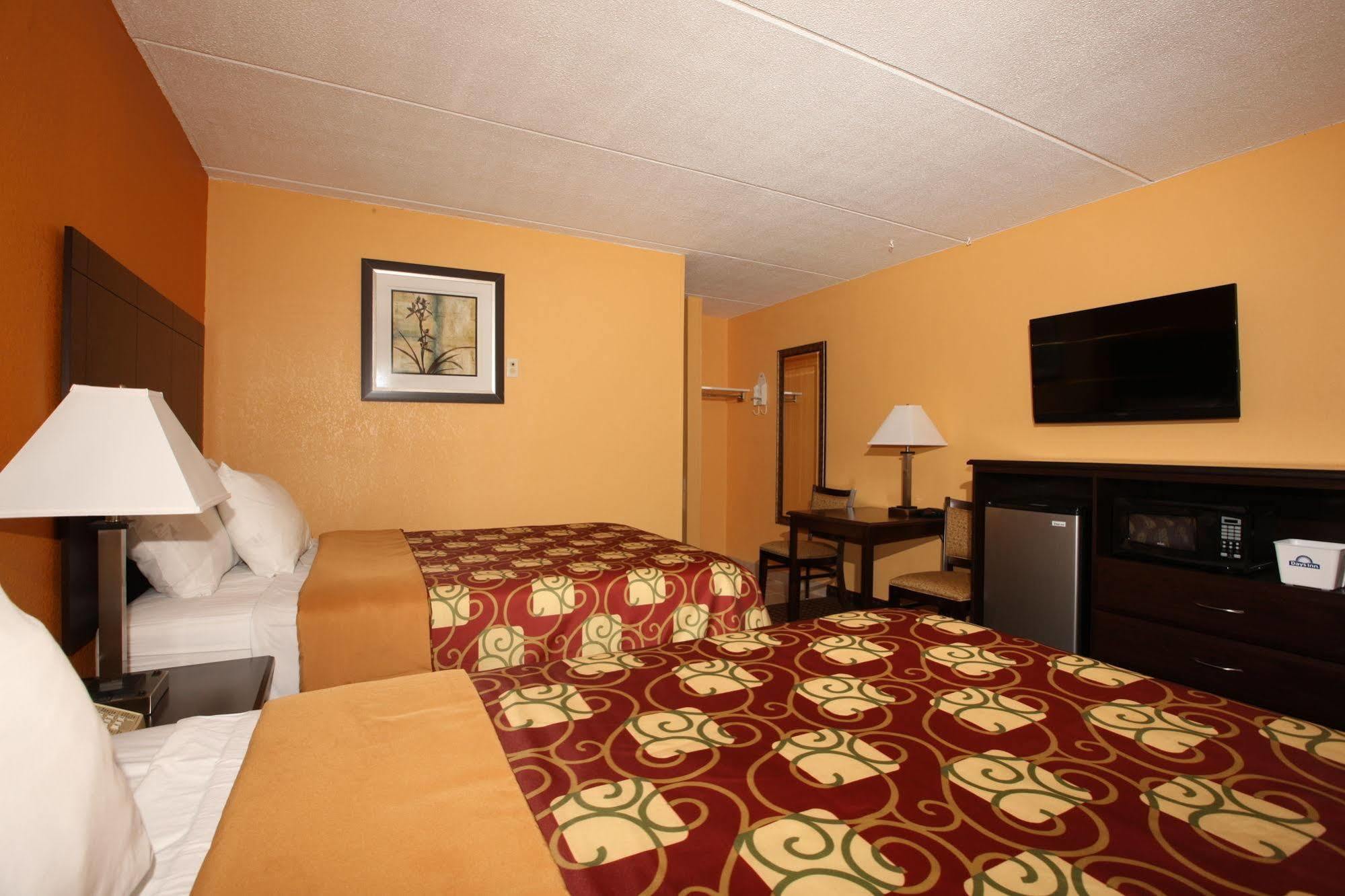 Blue Sky Inn Glens Falls-Saratoga-Lake George Exterior foto